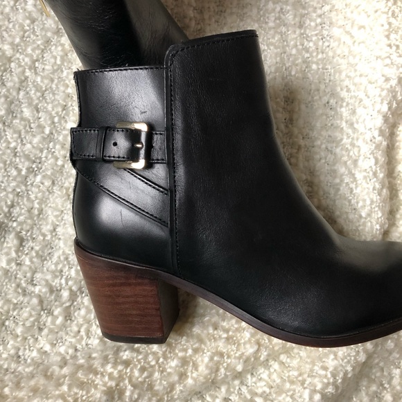 ✨SOLD✨🍃Sam Edelman🍃 Black leather ankle bootie - Picture 3 of 5